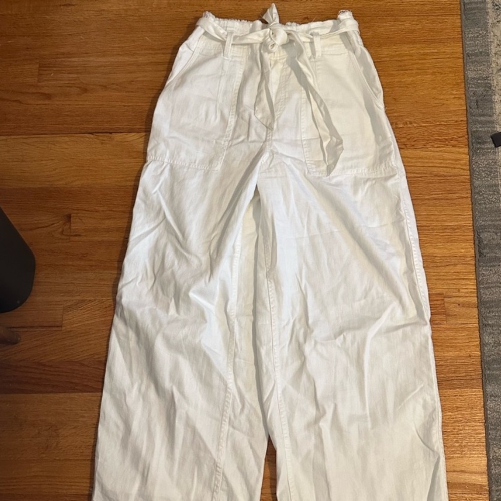 American Eagle White Paperbag Pants